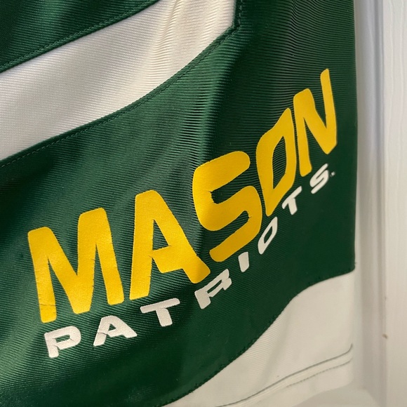 George Mason University Patriots under Armour shorts YSM 8 - Picture 3 of 6